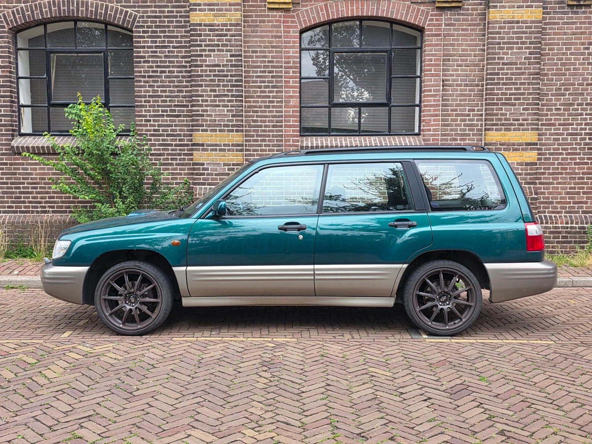 Subaru Forester 2.0 AWD S-Turbo Afneembare Trekhaak / Airco, Auto's, Subaru, 4 cilinders, Vierwielaandrijving, Metallic lak, 170 pk