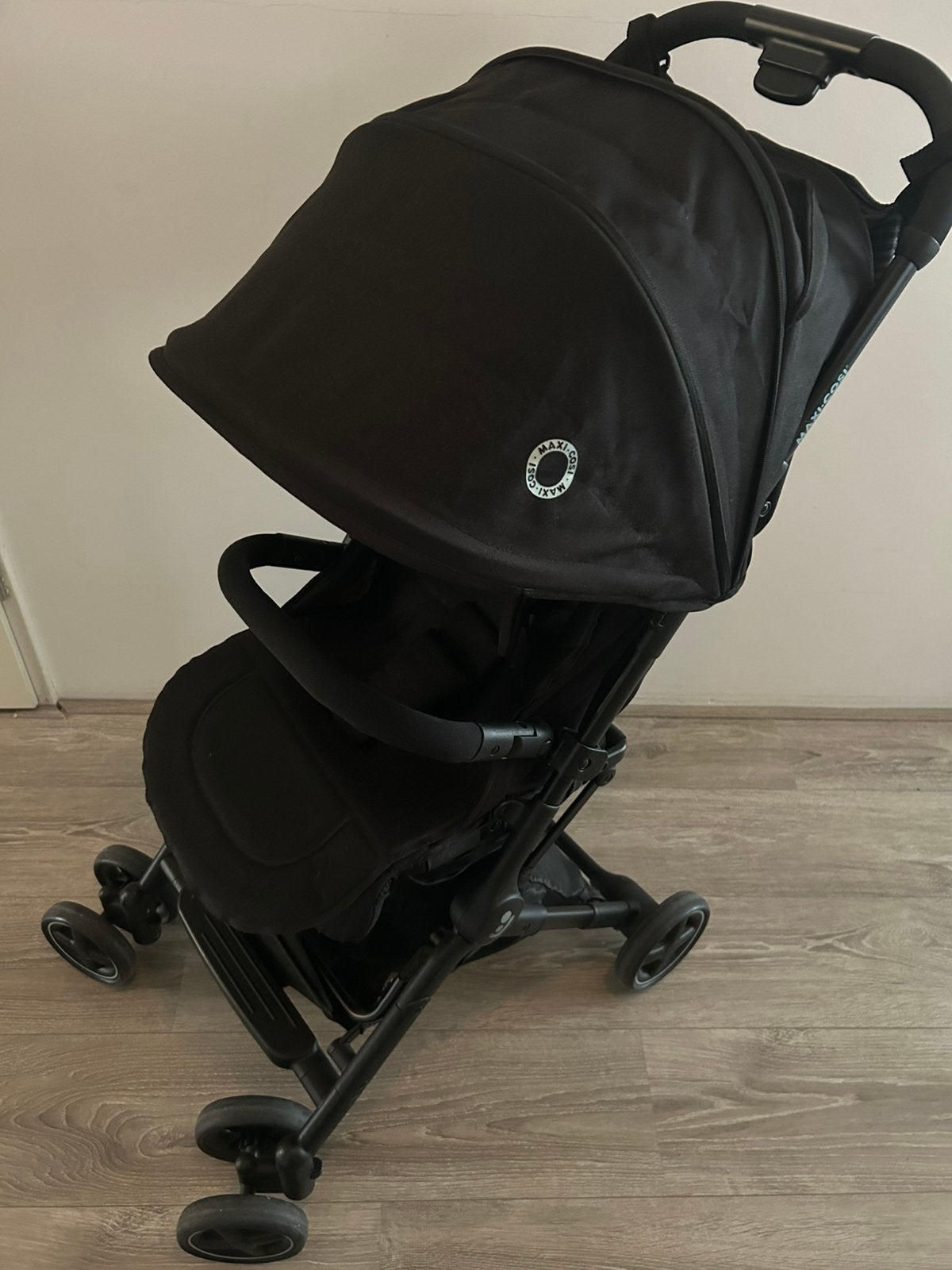 Maxi cosi Lara 2 inclusief zitbeschermer en kleine buggy tas, Kinderen en Baby's, Buggy's, Ophalen, Zo goed als nieuw, Maxi-Cosi