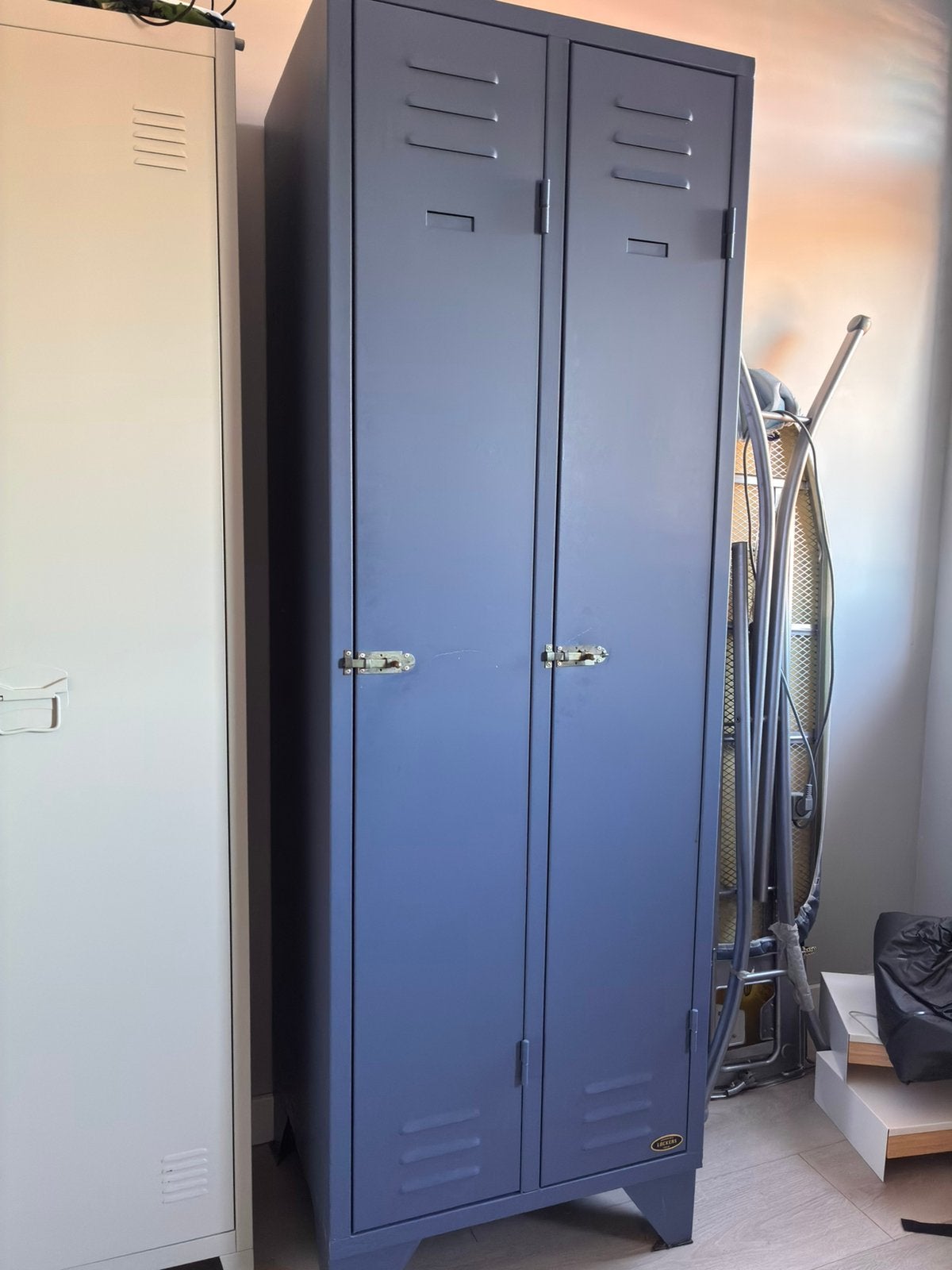 Blauwe metalen lockerkast (inclusief hanggedeelte),, Ophalen, Gebruikt