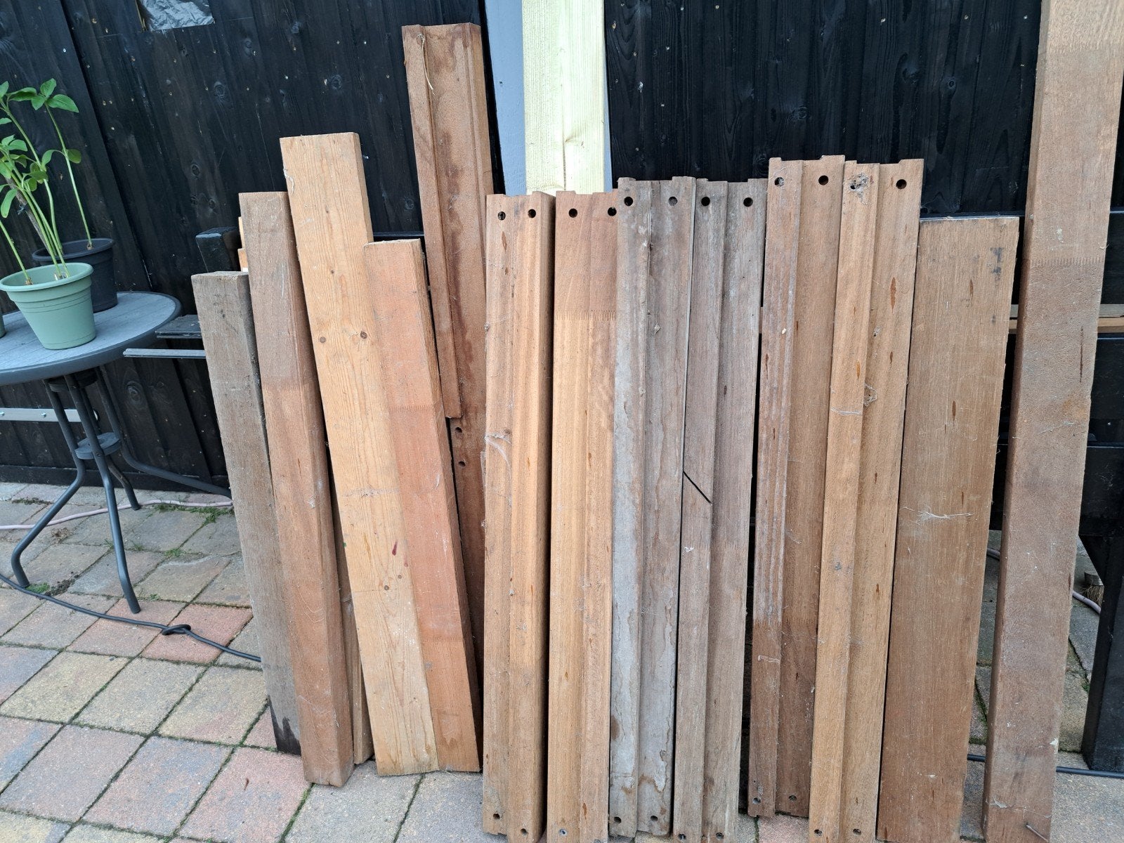 DIV stukken hout kachel?  Gratis, Doe-het-zelf en Verbouw, Hout en Planken, Ophalen of Verzenden, 50 mm of meer, Balk, Minder dan 200 cm