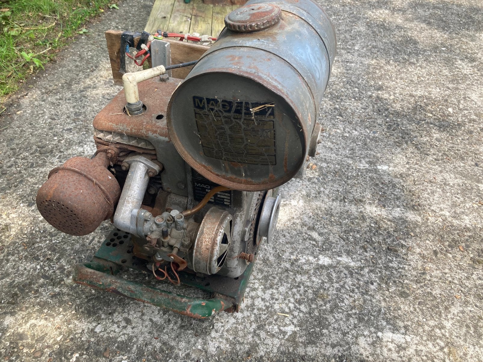 MAG motor met Dynaf generator /aggregaat 0,5 kVA 220/380V, Ophalen, Gebruikt, Benzinemotor, 1400 tot 1800 rpm