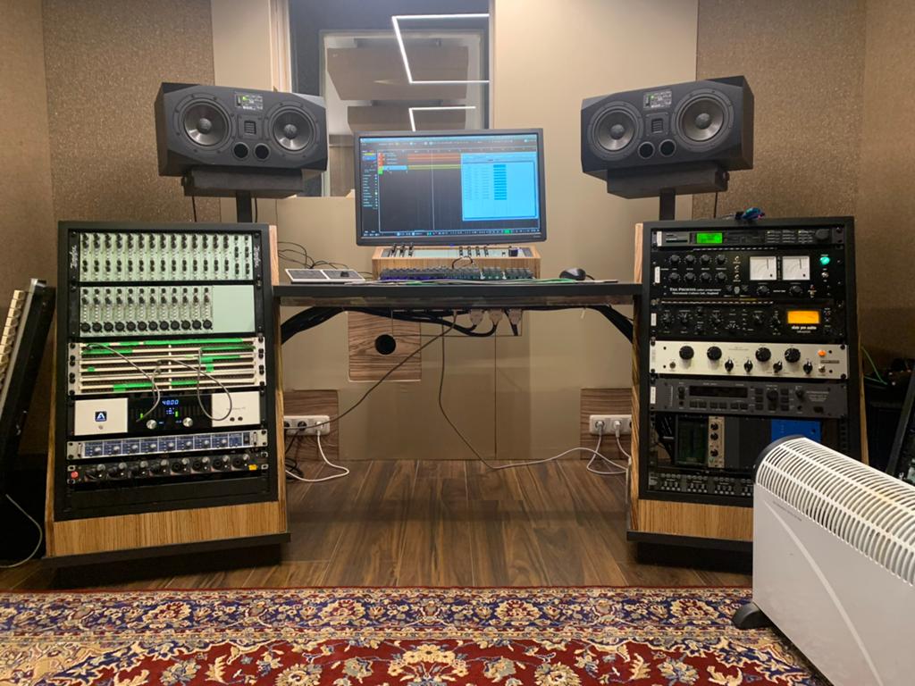 Studio desk, Ophalen, Zo goed als nieuw