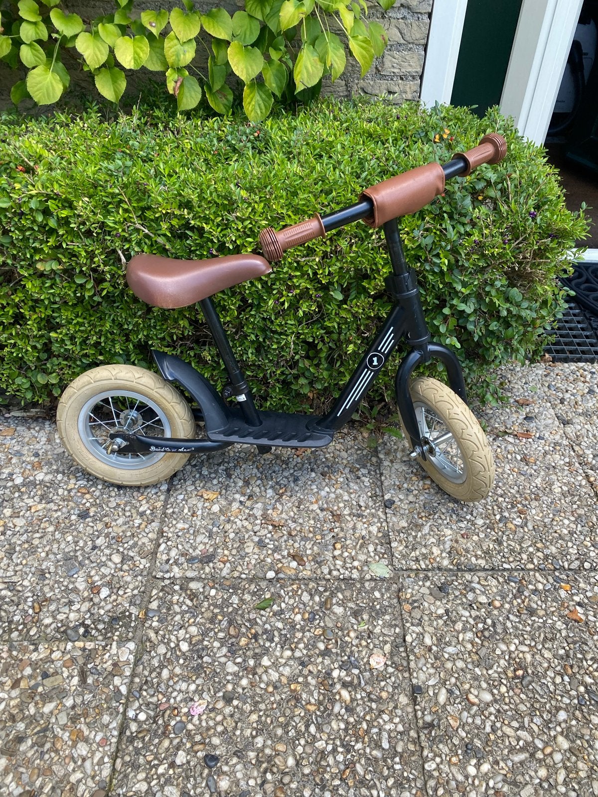 Mooi Loopfietsje merk Bandits & Angels, Ophalen, Zo goed als nieuw, Minder dan 16 inch