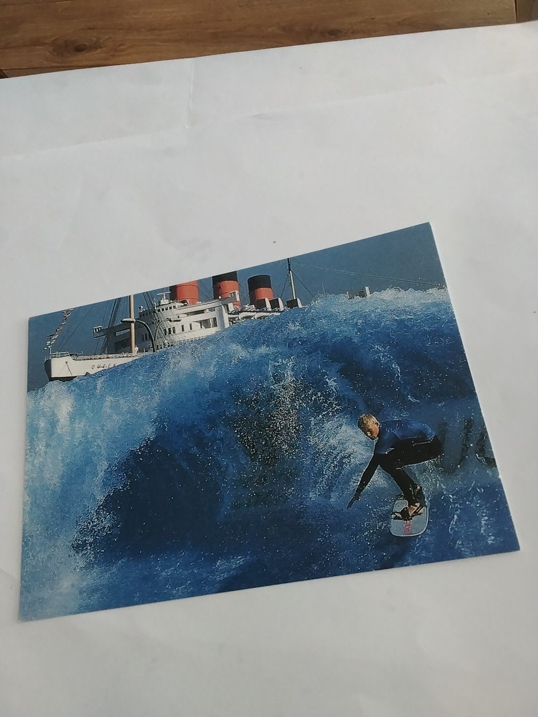 Ansichtkaart Donald Miralle - Queen Mary en Surfer, Ophalen of Verzenden, 1980 tot heden, Ongelopen