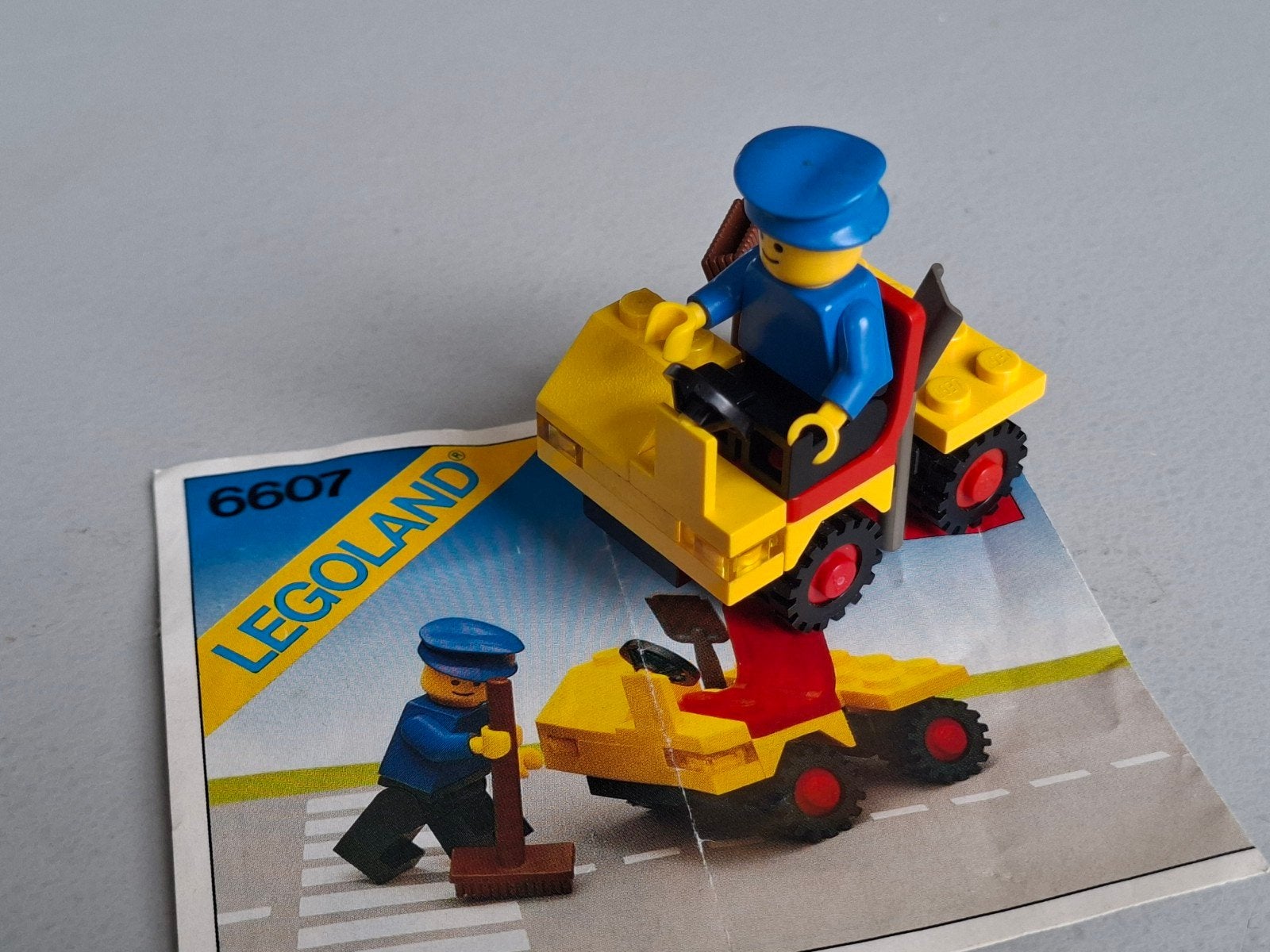 LEGO Legoland 6607: Veegwagen met Minifiguur (Vintage), Gebruikt, Lego, Ophalen of Verzenden, Compleet