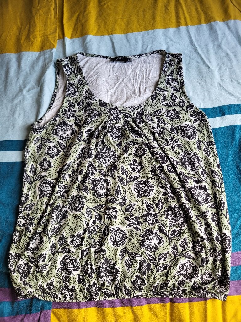 Leuke top Yest maat 40, Kleding | Dames, Maat 38/40 (M), Overige kleuren, Ophalen of Verzenden, Zo goed als nieuw