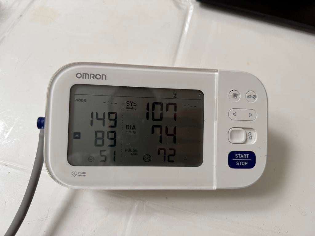 Z.g.a.n. Omron M6 Comfort compleet, Omron, Overige typen, Ophalen of Verzenden, Zo goed als nieuw