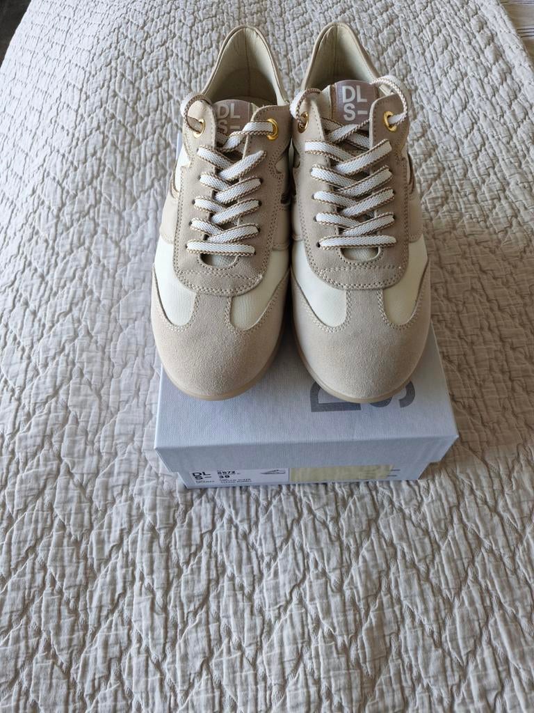 Nieuwe DL Sport sneakers, maat 39, Kleding | Dames, Schoenen, Beige, Nieuw, Ophalen of Verzenden, Sneakers of Gympen