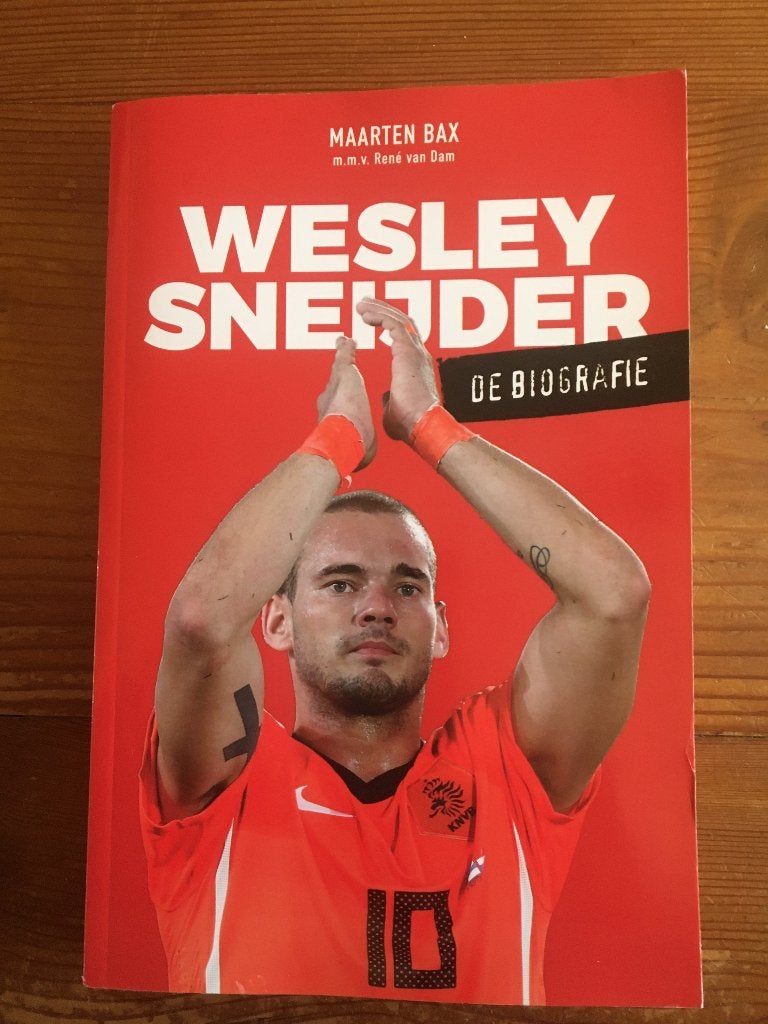 voetbalboek-Wesley Sneijder- De Biografie, Ophalen of Verzenden, Zo goed als nieuw, Balsport