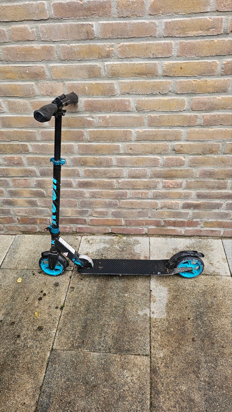 Stevige step met blauwe accenten, Fietsen en Brommers, Ophalen, Gebruikt, Gewone step, Onbekend