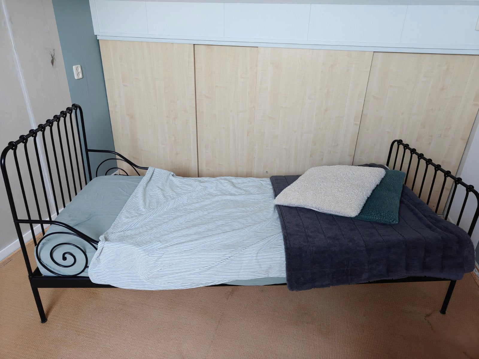 IKEA MINNEN meegroeibed (80x200 cm) met lattenbodem, Huis en Inrichting, Ophalen, Gebruikt, Eenpersoons, Zwart