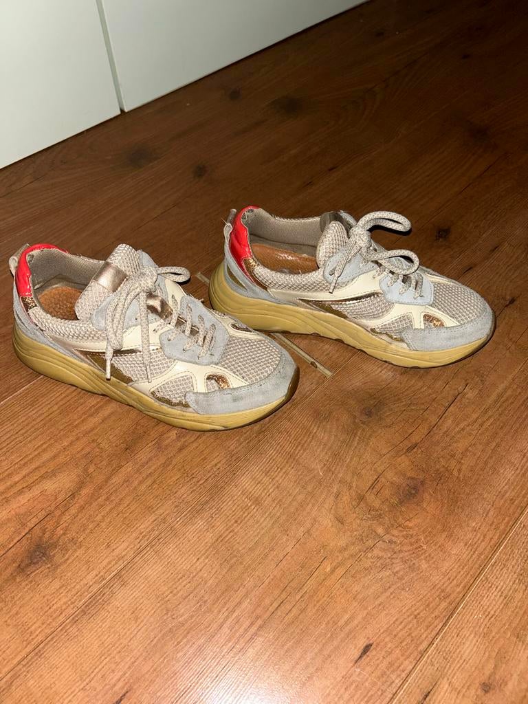 Stijlvolle sneakers met gouden accenten, Ophalen, Zo goed als nieuw, Overige typen, Overige merken