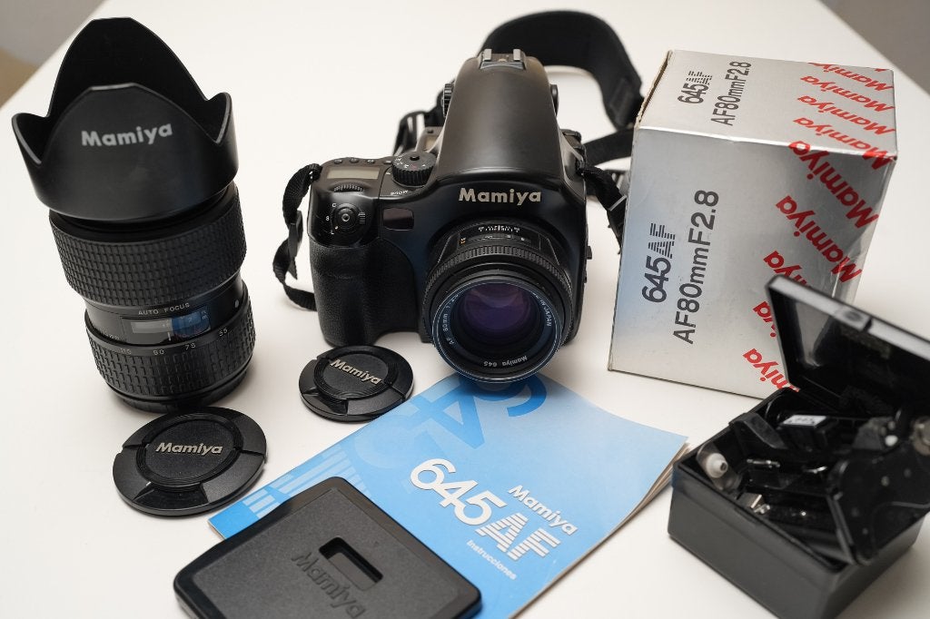 Mamiya 645AF + AF 80mm f/2.8 + AF 55-110mm, Ophalen of Verzenden, Gebruikt, Spiegelreflex, Overige Merken