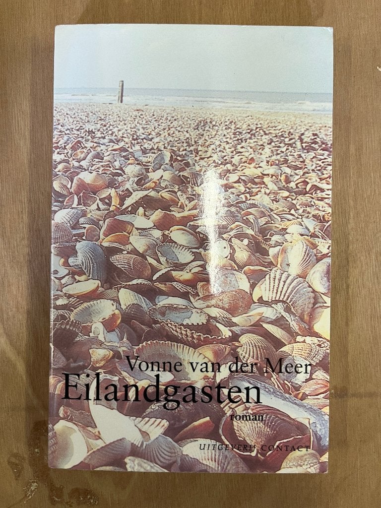 Boek:  Eilandgasten, Vonne van der Meer, Ophalen of Verzenden, Gelezen, Vonne van der Meer, Nederland
