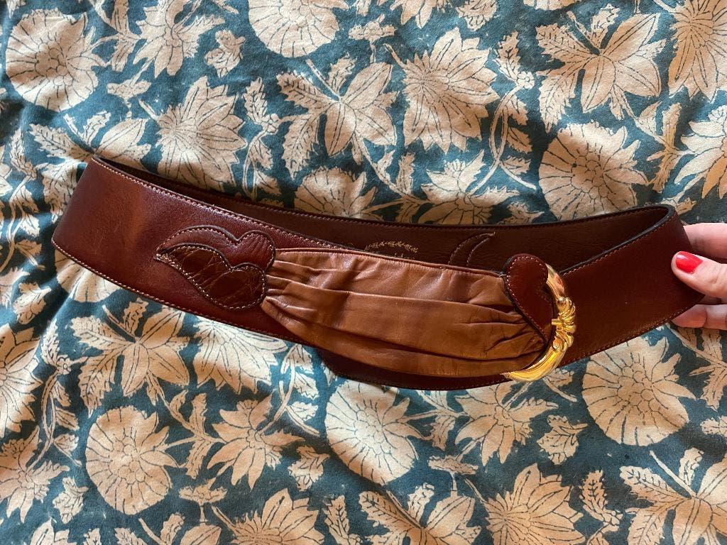 Vintage leren design riem Theodore Vrasidas goudkleurig gesp, Kleding | Dames, Riemen en Ceinturen, Ophalen of Verzenden, Zo goed als nieuw