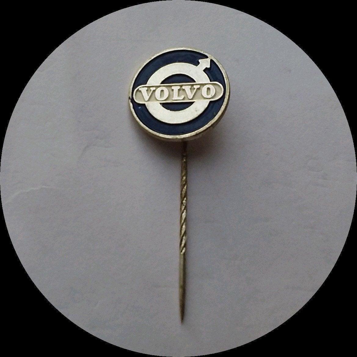 VOLVO speldje oud, Ophalen of Verzenden, Zo goed als nieuw, Transport, Speldje of Pin