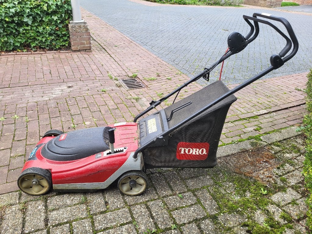 Grasmaaier Toro, Tuin en Terras, Ophalen, Gebruikt, Elektrische grasmaaier, Opvangbak