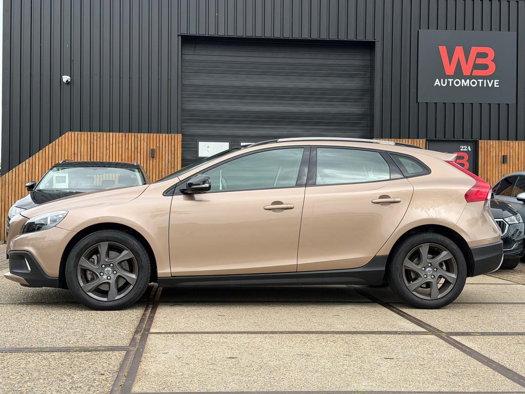 Volvo V40 T5 AWD Cross Country 5-Cilinder, Auto's, Automaat, Euro 5, Gebruikt, Beige