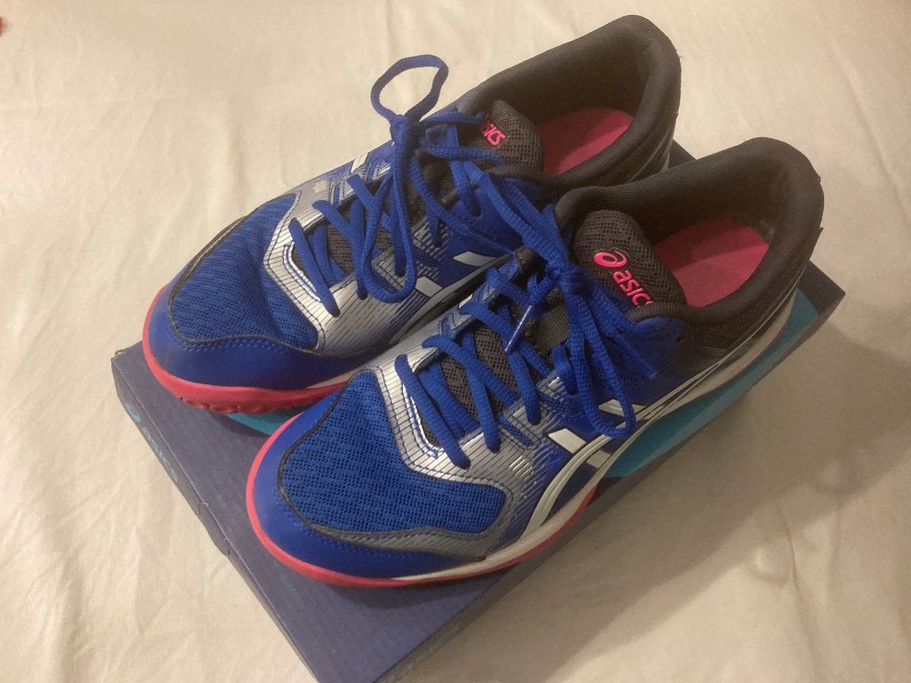 Asics gel rocket 9 sport schoen dames blauw roze size 8,5 40, Blauw, Ophalen of Verzenden, Asics, Sneakers of Gympen