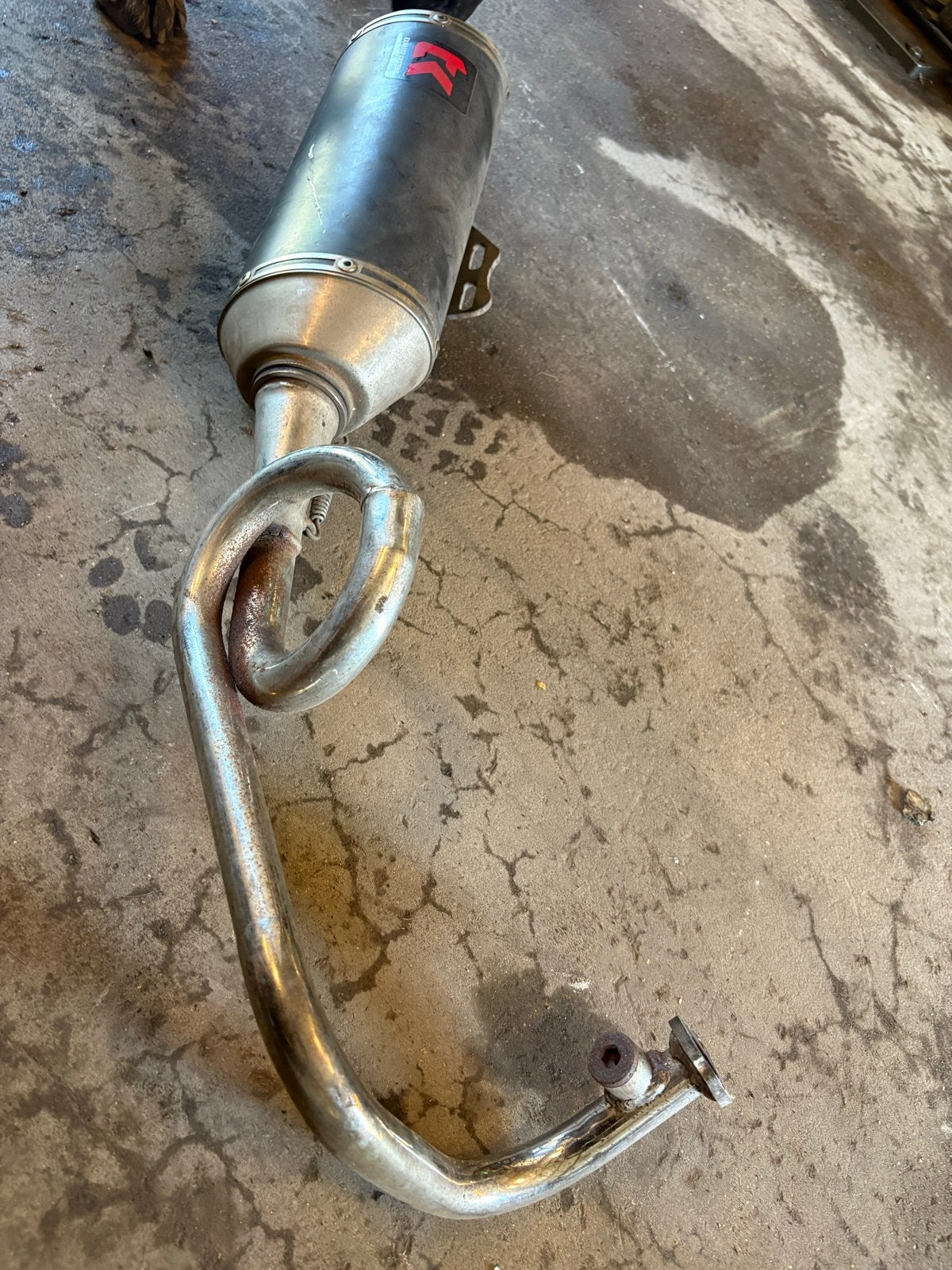 Uitlaat scooter - Akrapovic uitlaatsysteem turbokit, Fietsen en Brommers, Brommeronderdelen | Scooters, Gebruikt, Overige merken