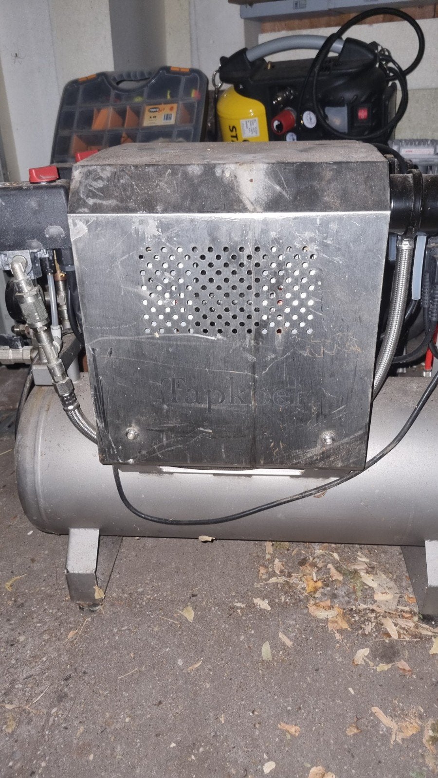 luchtcompressor, Doe-het-zelf en Verbouw, Ophalen, Minder dan 200 liter/min