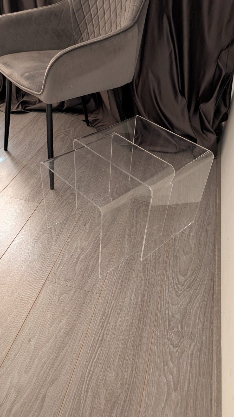 Set van 2 Acryl Bijzettafels - Transparant Design, Huis en Inrichting, Tafels | Bijzettafels, Ophalen, Minder dan 45 cm, Gebruikt