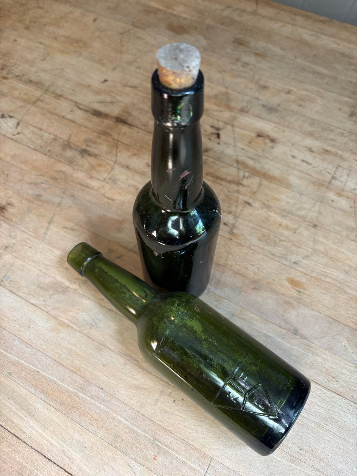 2 flesjes Koninklijke Pharmaceutische Fabriek bodemvondst, Antiek en Kunst, Ophalen of Verzenden