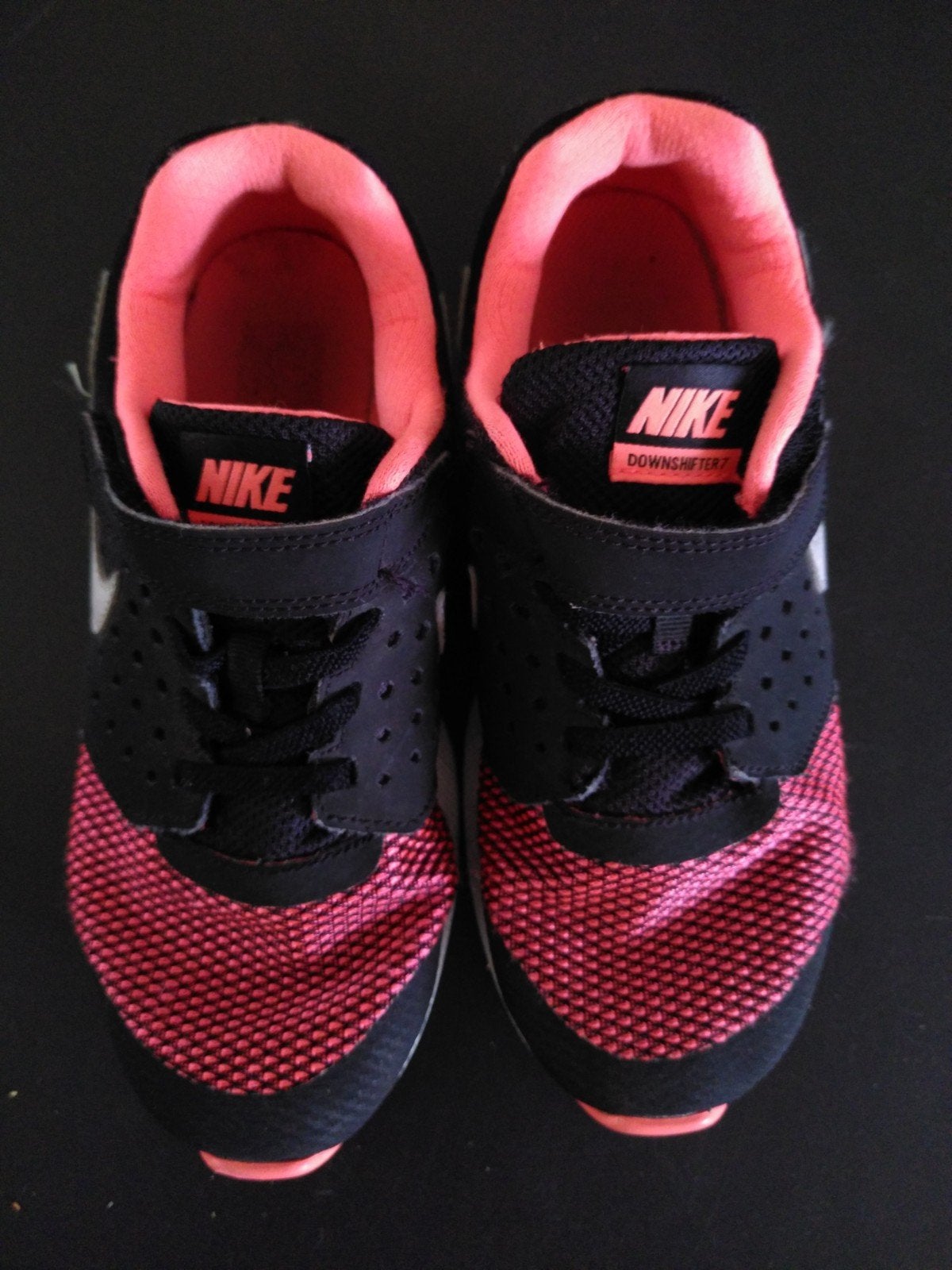 Nike sportschoenen maat 35, Meisje, Sportschoenen, Ophalen of Verzenden, Zo goed als nieuw