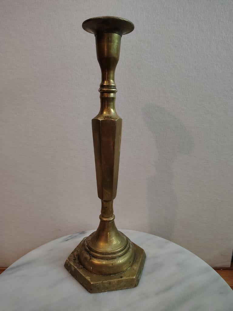 Antieke messing Kandelaar - Zeshoekige Voet, Antiek en Kunst, Ophalen of Verzenden, Koper of Brons