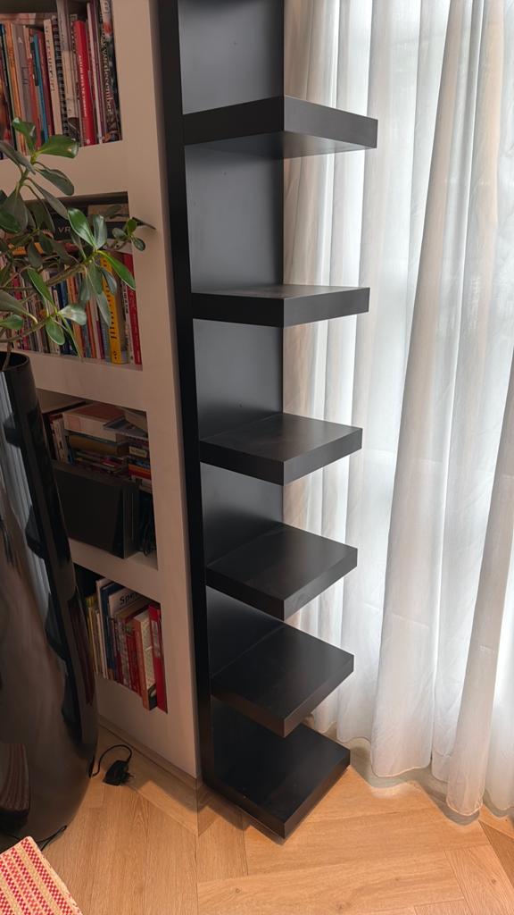 Lack wandrek zwart 30 x 90 cm, Huis en Inrichting, Ophalen, Met plank(en), Minder dan 50 cm, Zo goed als nieuw