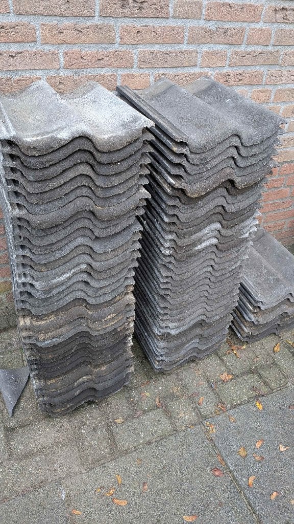 GRATIS dakpannen, Ophalen, Steen of Klei, 5 tot 10 m², Zo goed als nieuw