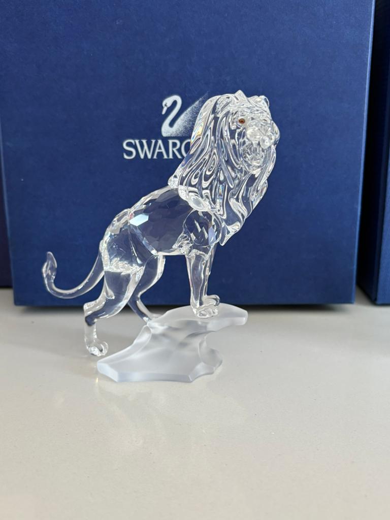 Swarovski leeuw op rots, Verzamelen, Ophalen of Verzenden, Zo goed als nieuw, Figuurtje