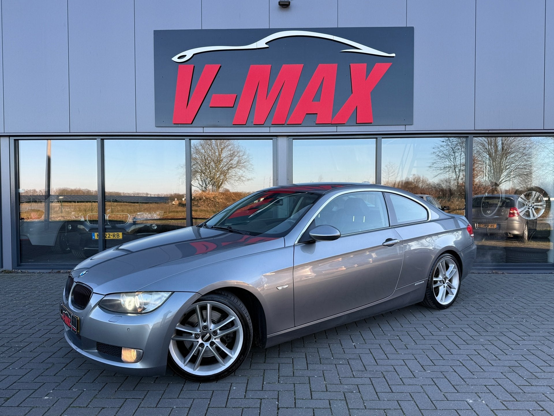 BMW Coupé 325i Xenon ½Leder Sportint Memory NaviProf Cruis, Auto's, 745 kg, Achterwielaandrijving, Gebruikt, Zwart