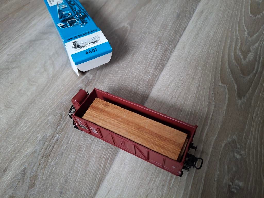 Marklïn HO 4601 goederenwagon met remmershuisje + lading DB, Hobby en Vrije tijd, Modeltreinen | H0, Wisselstroom, Wagon, Ophalen of Verzenden