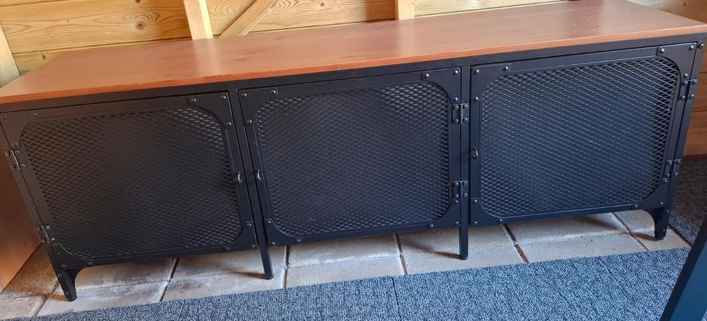 IKEA FJÄLLBO TV-meubel/dressoir 150 cm breed, Huis en Inrichting, Kasten | Dressoirs, Gebruikt, 150 tot 200 cm, Industrieel, 25 tot 50 cm