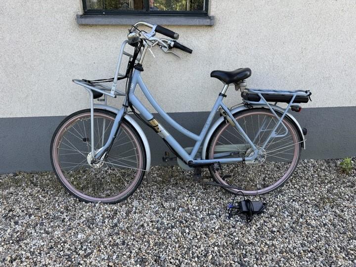 Electrische dames fiets - afhalen tegen elk aannemelijk bod, Ophalen, Gebruikt, Minder dan 30 km per accu, Sparta