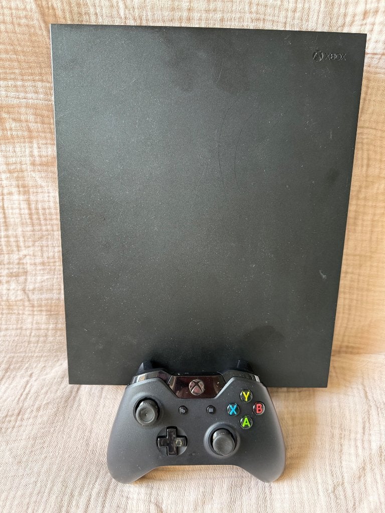 Xbox one x, Gebruikt, Ophalen of Verzenden, 1 TB, Met 1 controller