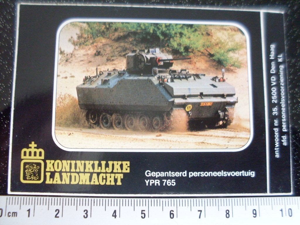 sticker KL gepantserd personeelsvoertuig ypr 765, Verzamelen, Verzenden, Zo goed als nieuw, Bedrijf of Vereniging