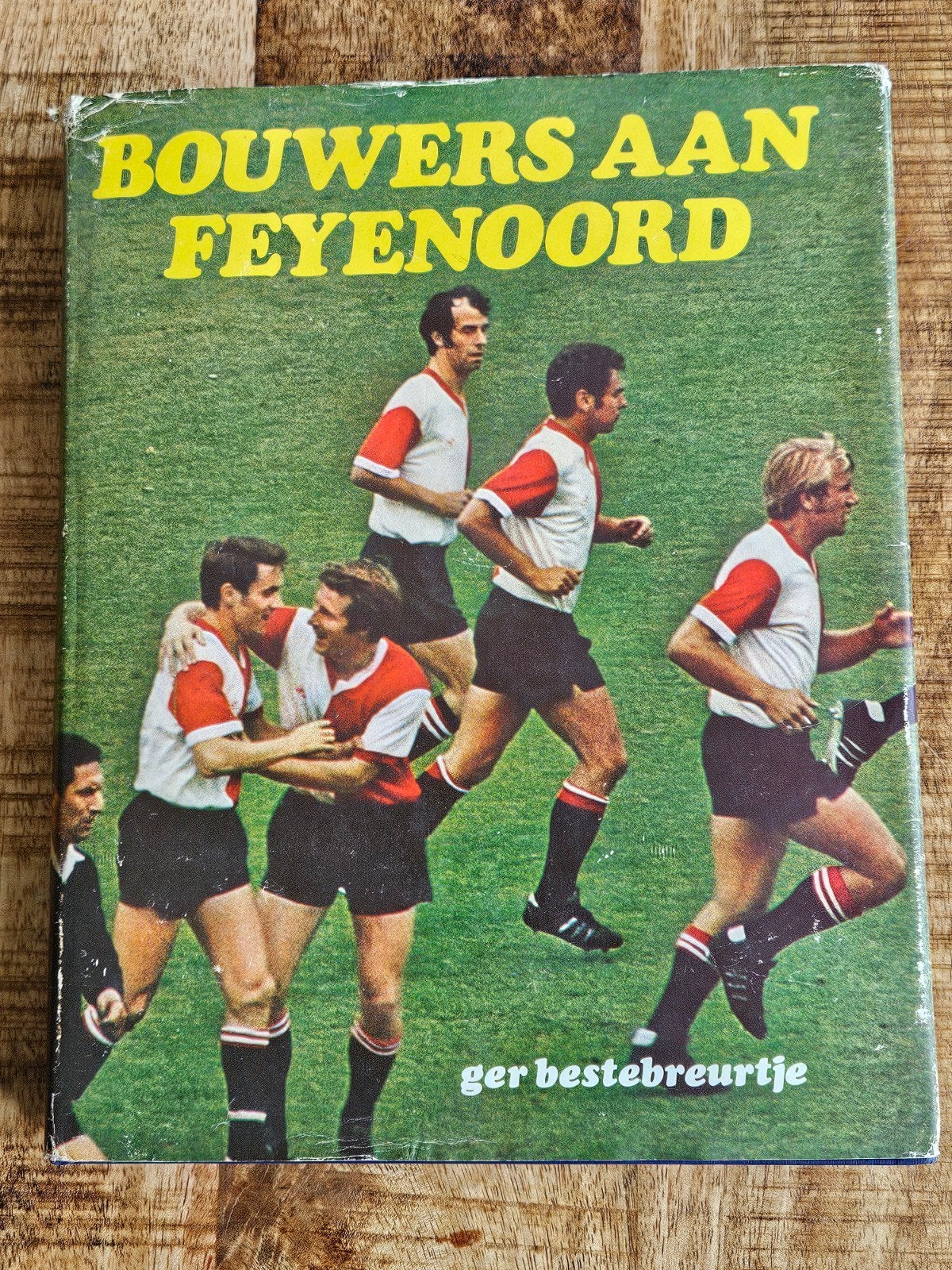 Bouwers aan Feyenoord - Ger Bestebreurtje (1973), Ophalen of Verzenden, Gelezen, Ger Bestebreurtje, Overige sporten