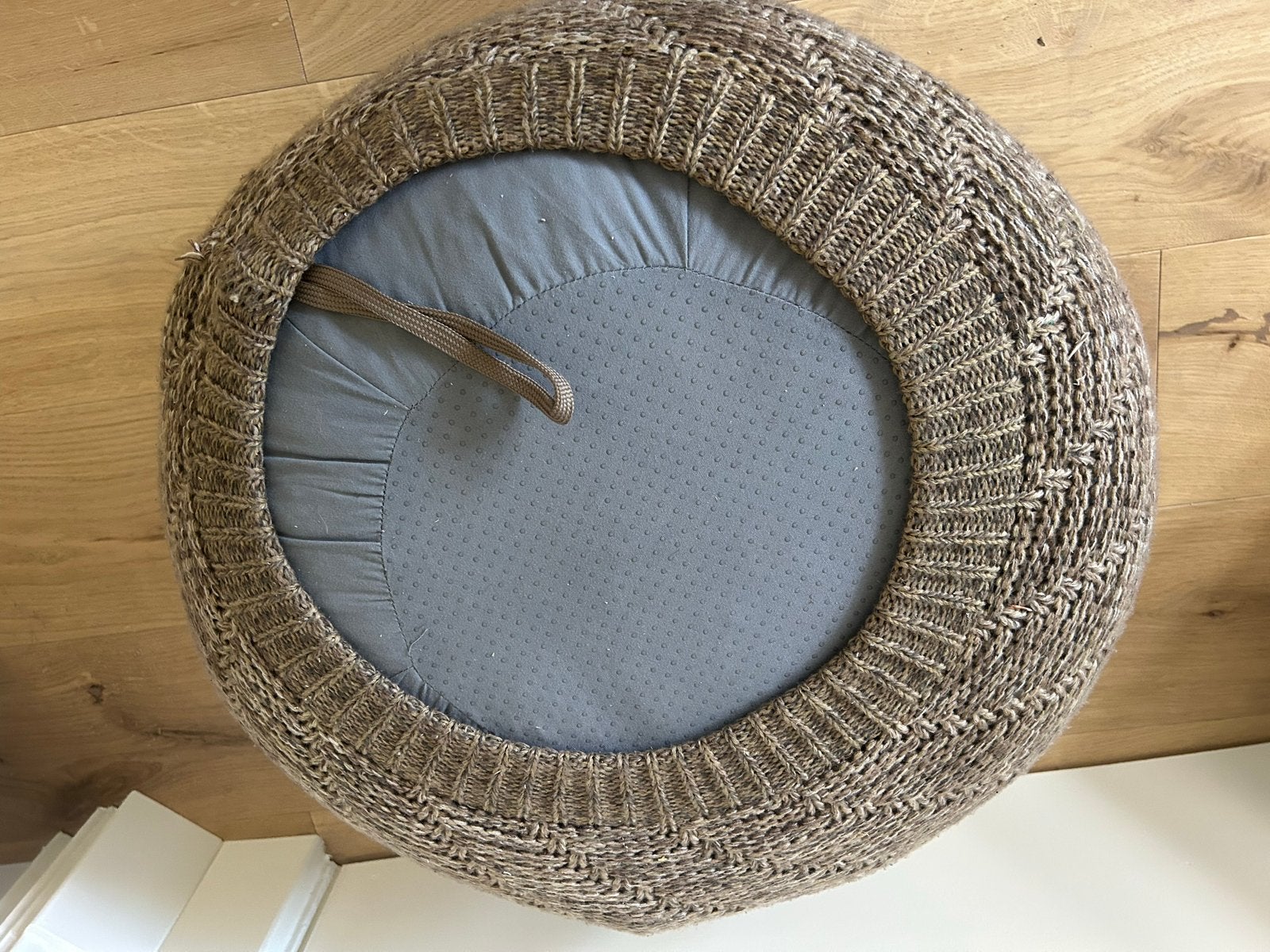 Gebreide poef - Rond - Zo goed als nieuw, Ophalen, Zo goed als nieuw, Stof, 50 tot 75 cm