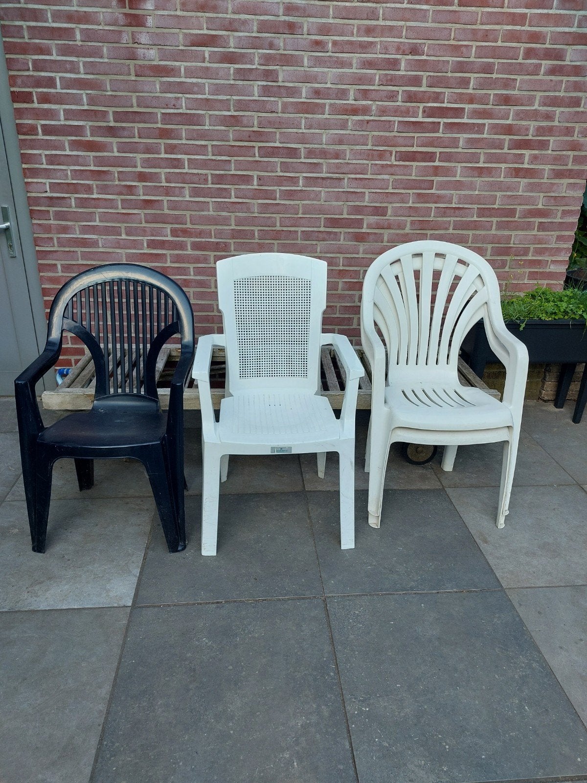 Set van 4 gebruikte plastic tuinstoelen, Tuin en Terras, Tuinstoelen, Ophalen, Gebruikt, Plastic