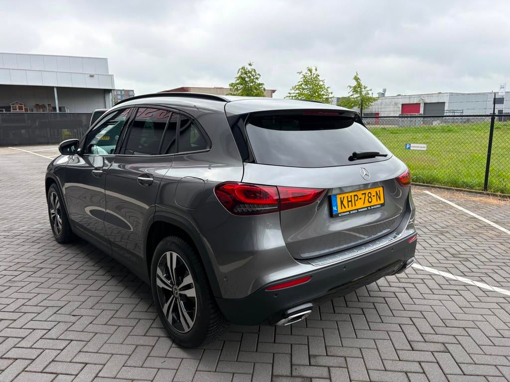 Mercedes-Benz GLA-klasse 250 Progressive widescreen, 15 km/l, 4 cilinders, 2000 kg, Leder en Stof