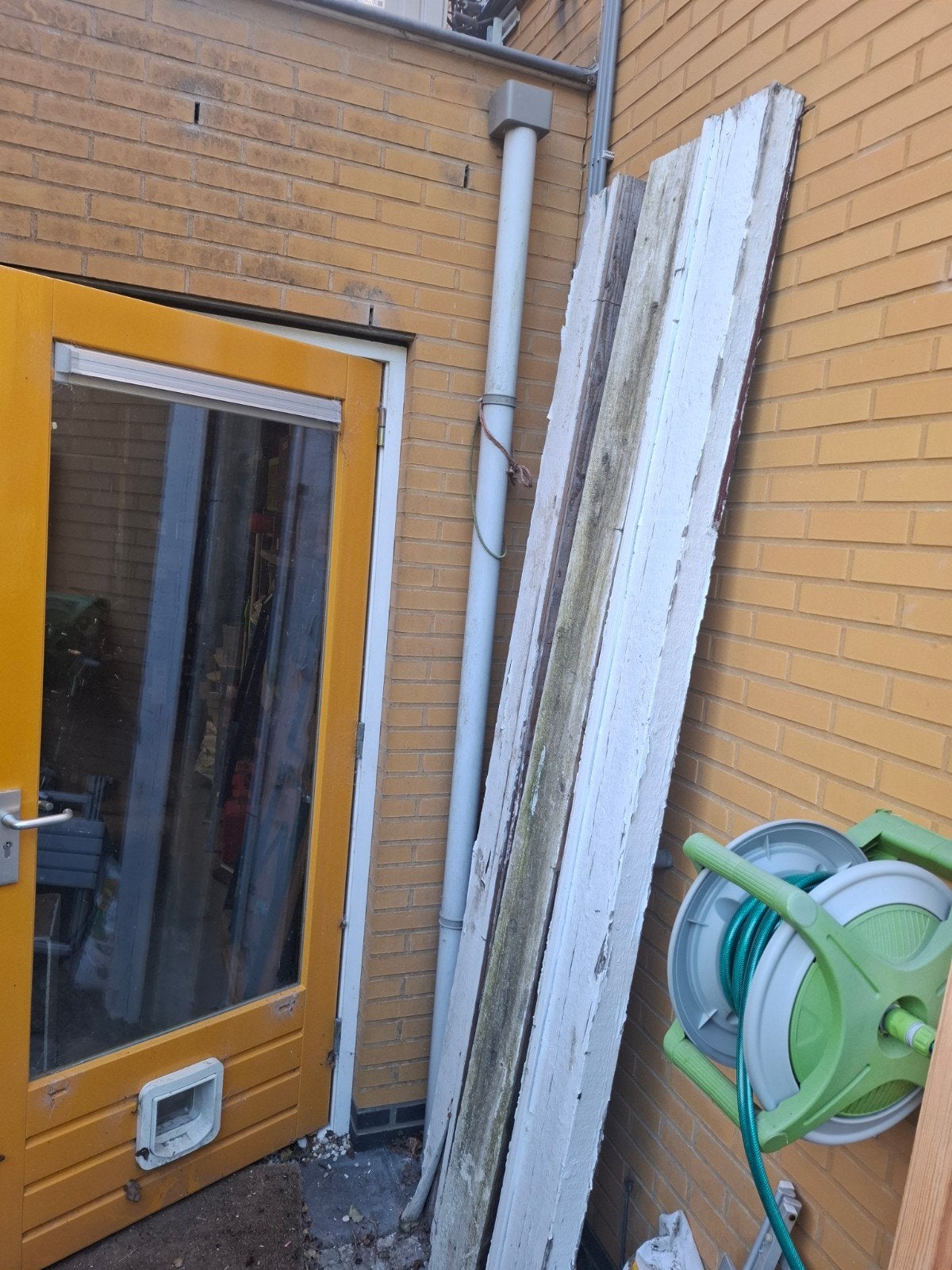 gratis afhalen 3 houten balken 254 x 18 x 7,5 cm, Tuin en Terras, Palen, Balken en Planken, Ophalen, 250 cm of meer, Balken