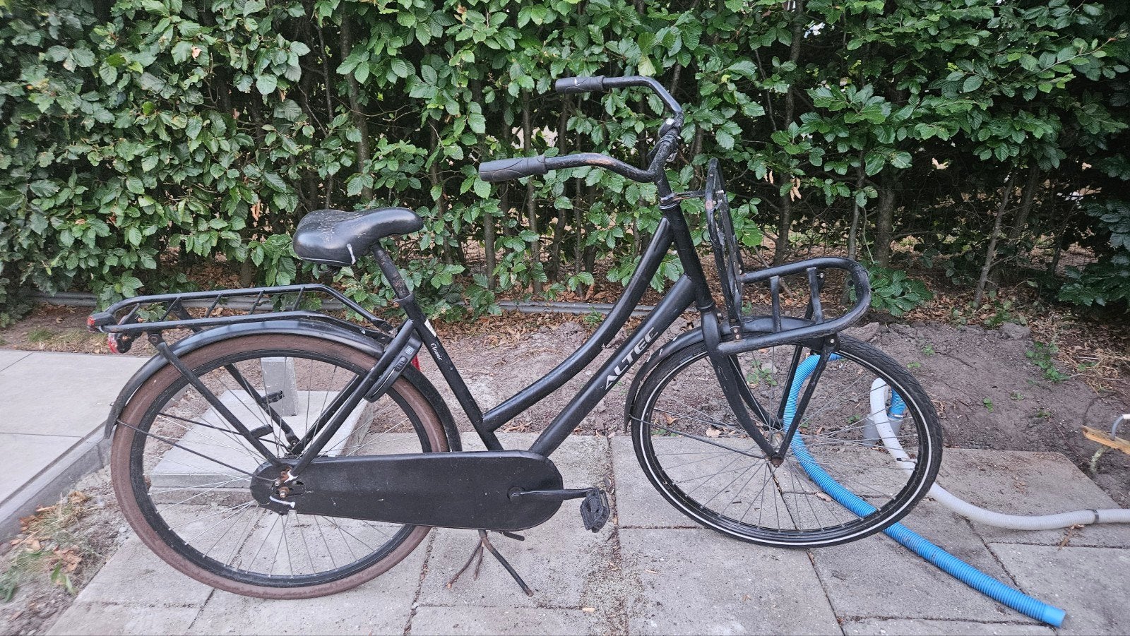 Altec fiets met voordrager en terugtraprem, Fietsen en Brommers, Fietsen | Dames | Damesfietsen, Terugtraprem, Ophalen, Overige merken