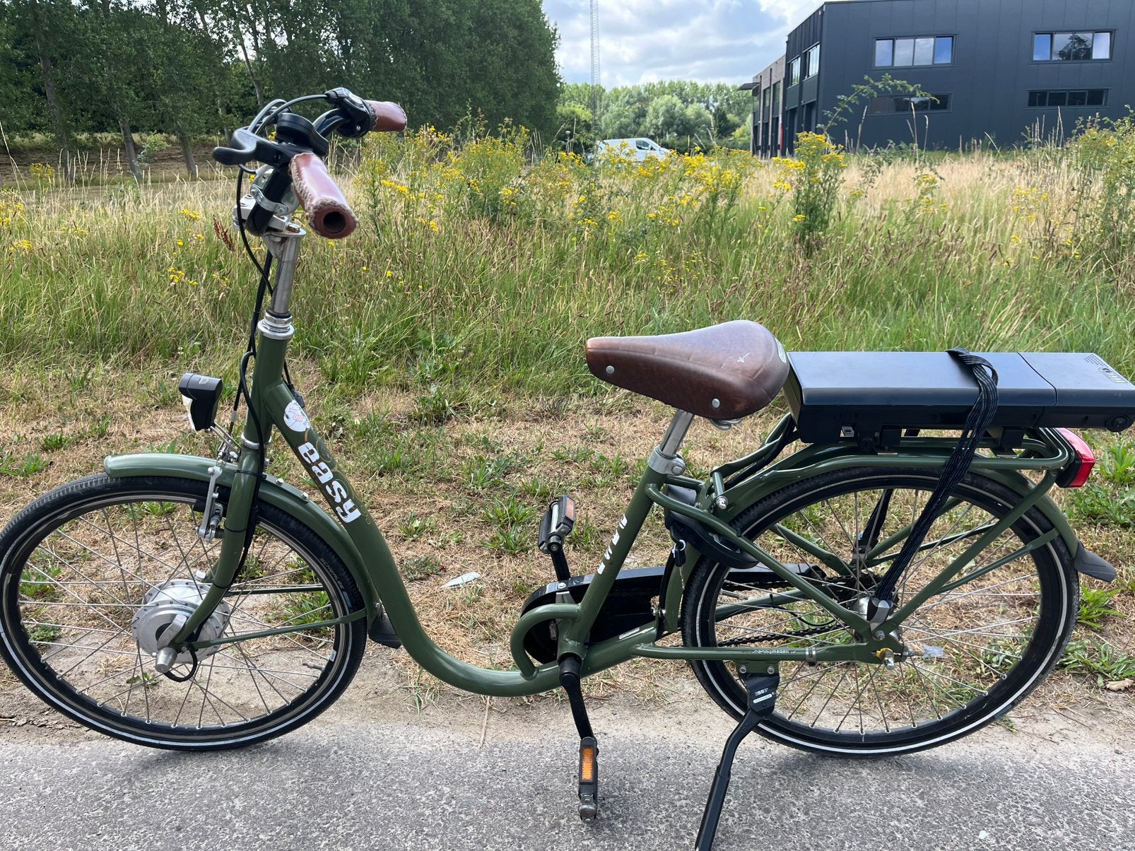 Nijland Sunny elektrische fiets – lage instap, Ophalen of Verzenden, Zo goed als nieuw, 30 tot 50 km per accu, Overige merken