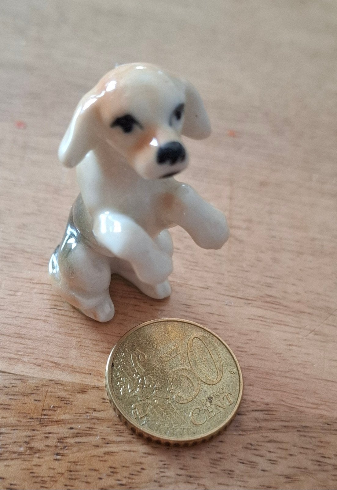 Schattig Beagle puppy beeldje - Porselein, Ophalen of Verzenden, Zo goed als nieuw, Beeldje of Figuurtje