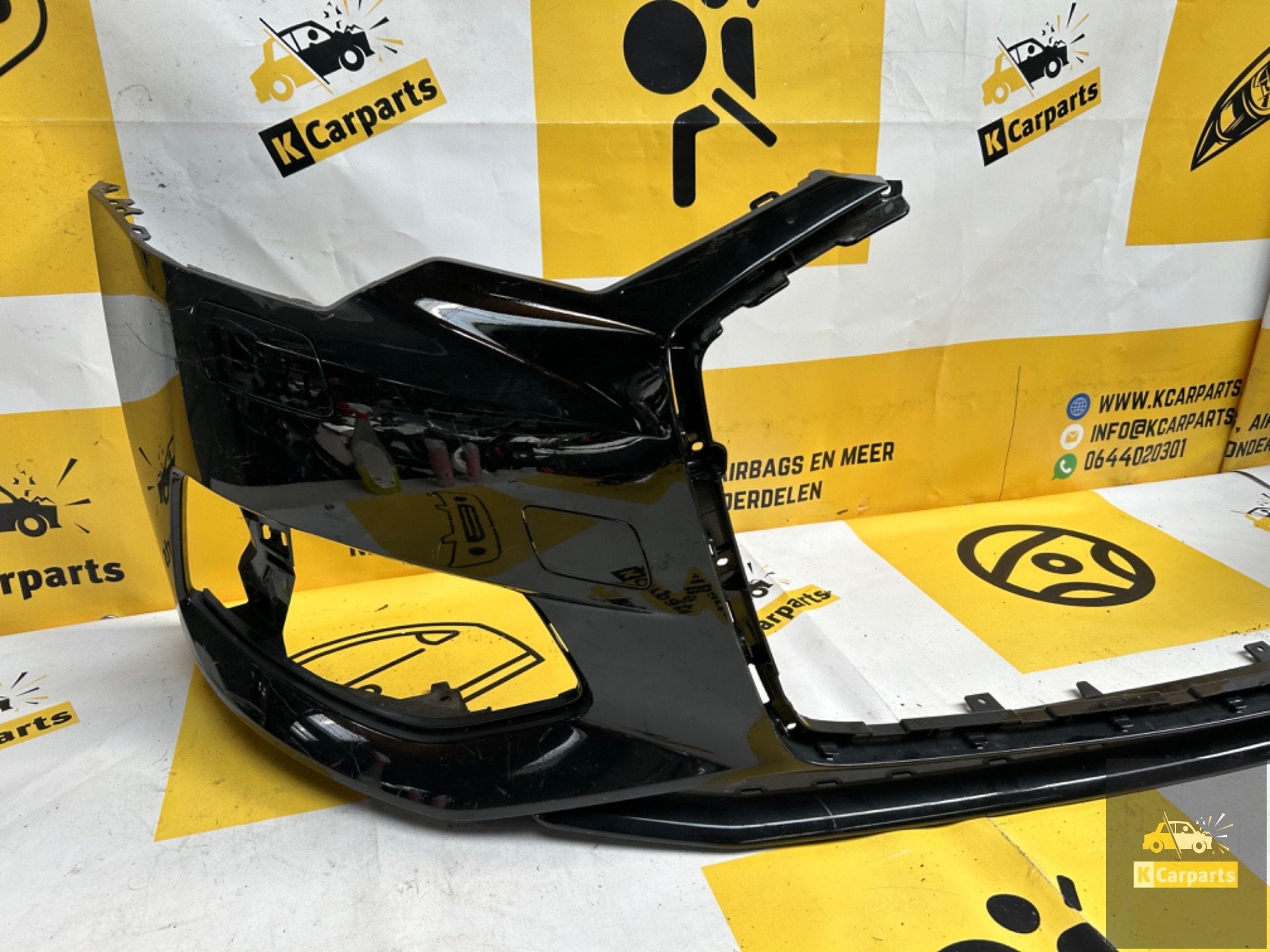 Audi A6 C8 4K voorbumper PDC KLS Origineel 4K0807437 Bumper, Gebruikt, Voor, AUDI AG, Auto-Union-Strasse 1
85045  Ingolstadt, DE