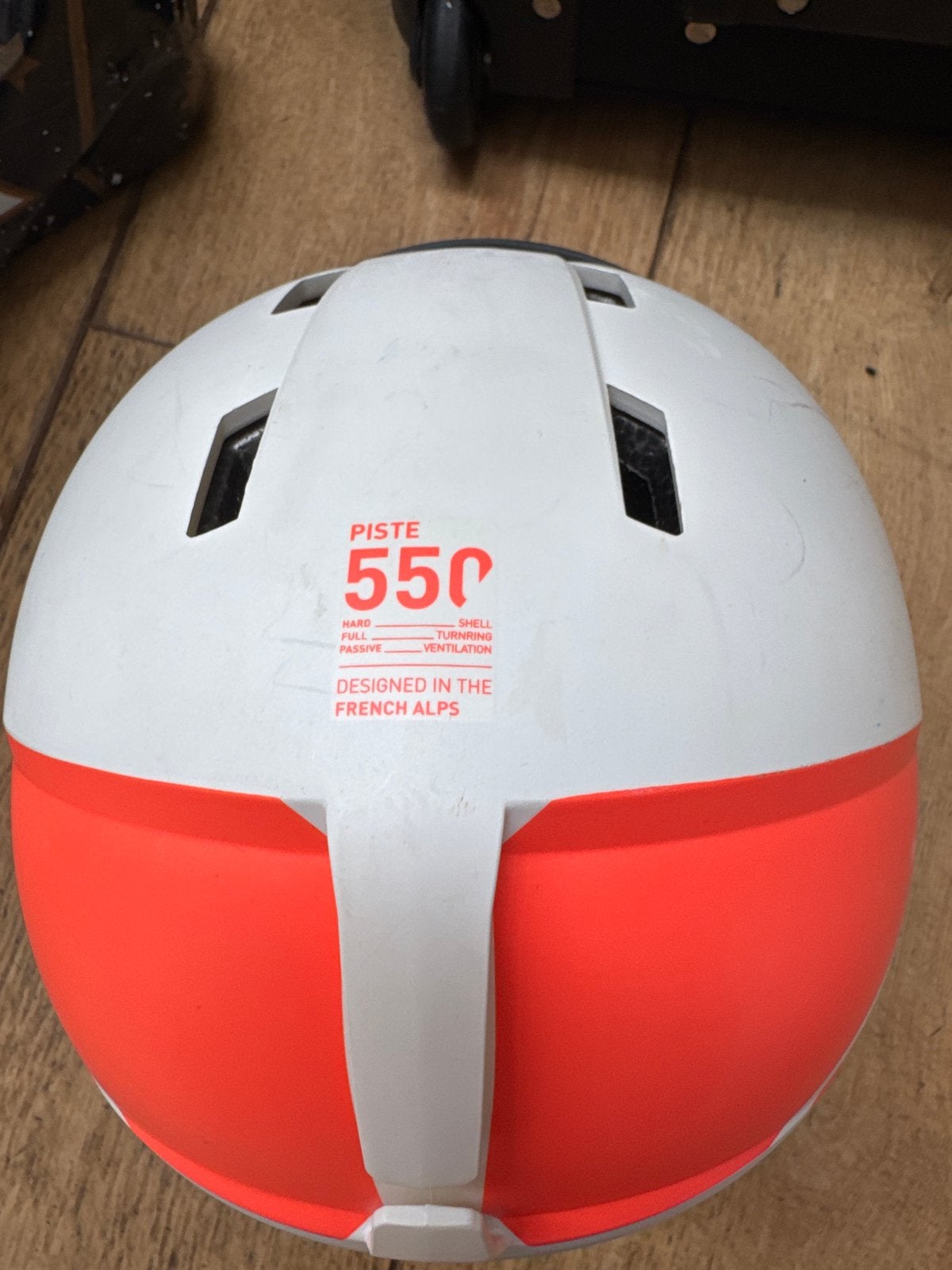 Skihelm Decathlon Piste 550 Wit/Oranje, Ophalen, Zo goed als nieuw, Maat 36 (S), Overige typen
