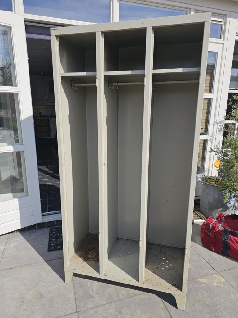 Vintage metalen lockerkast met 3 deuren, Huis en Inrichting, Kasten | Lockerkasten, Ophalen, Gebruikt, Vintage industrieel
