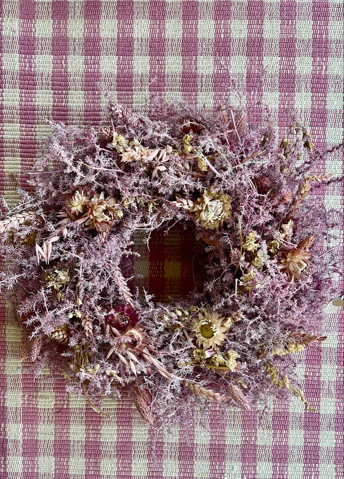 Prachtige roze krans van gedroogde bloemen, Ophalen of Verzenden, Nieuw